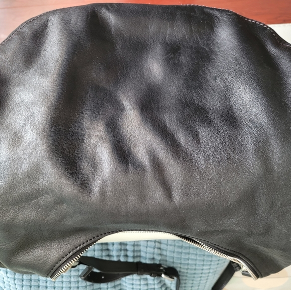 MICHAEL KORS black leather with edgy stud details hobo cross over - Picture 8 of 16